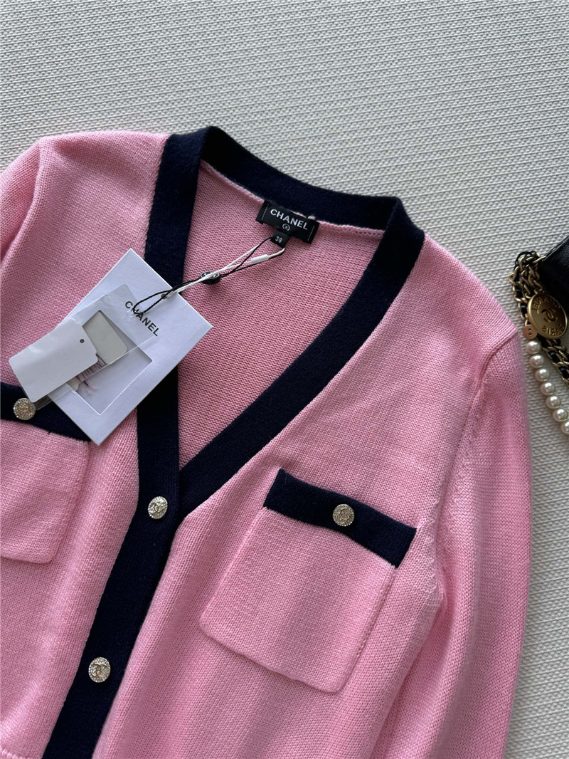 Ch**el v-neck crop trim cardigan pink/black