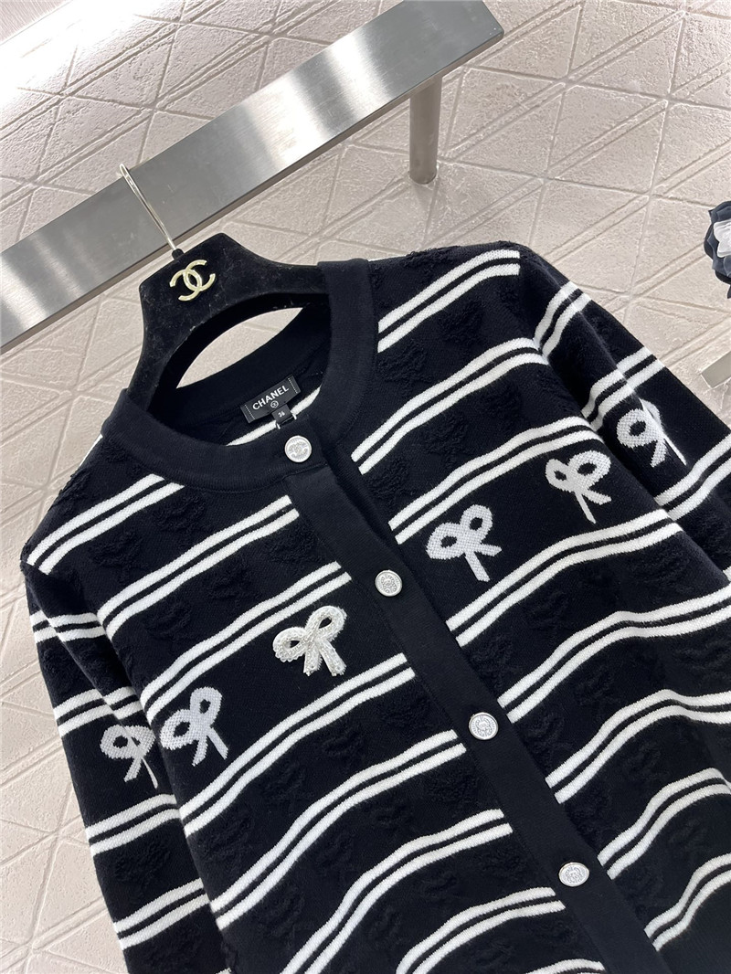 Ch**el bow intarsia striped cardigan black/white