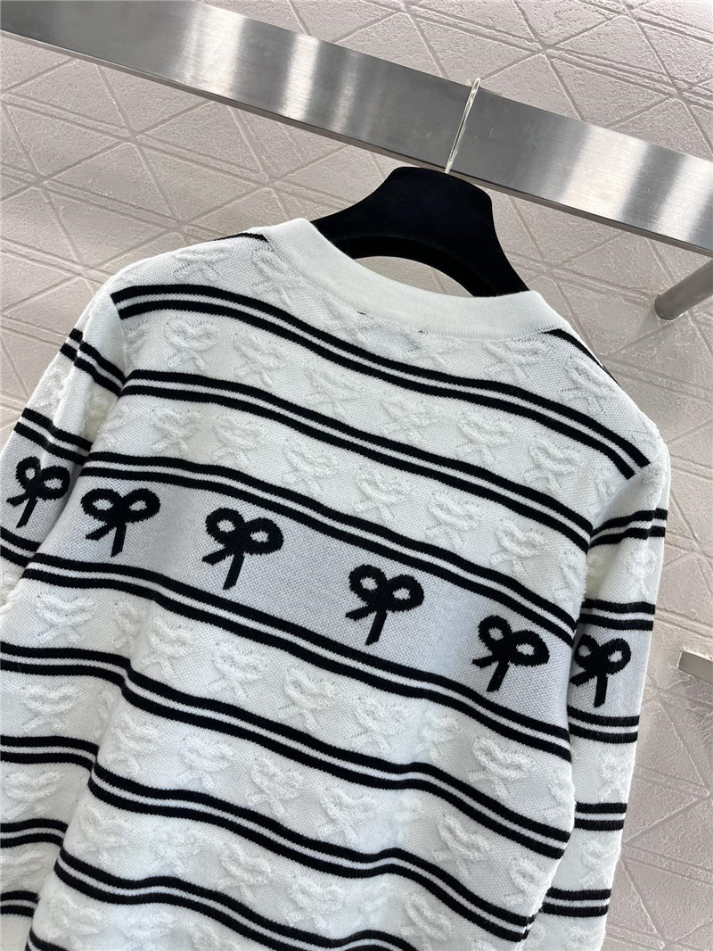Ch**el bow jacquard striped sweater black/white