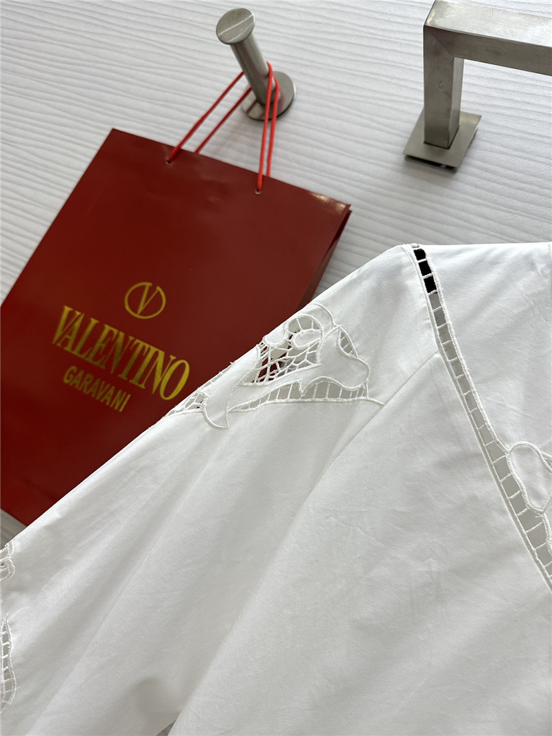 Va1e*ntin0 hollow embroidery round neck shirt replica clothing