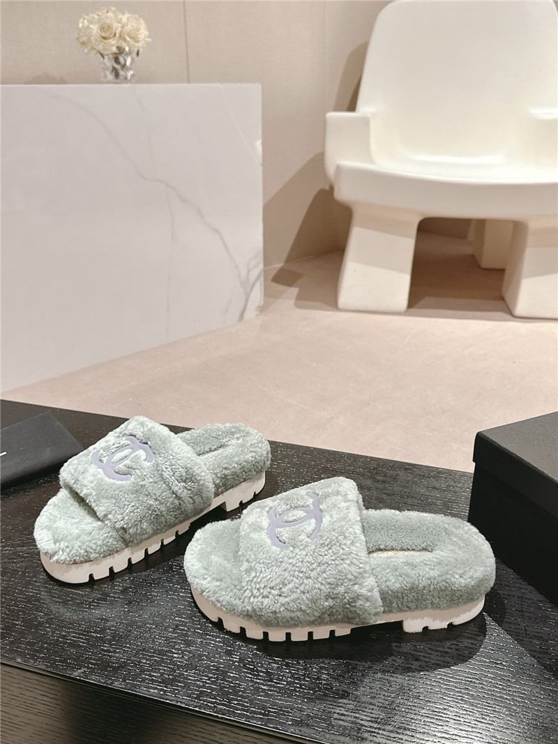 Ch**el green wool home slide slippers