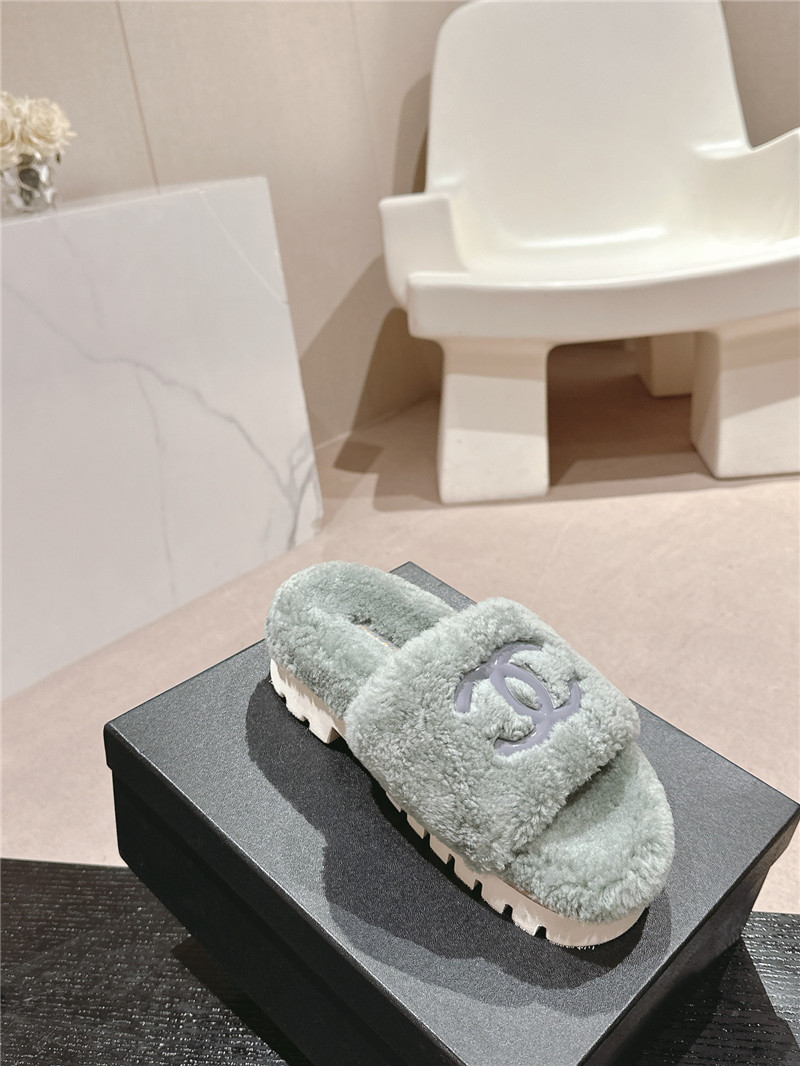 Ch**el green wool home slide slippers