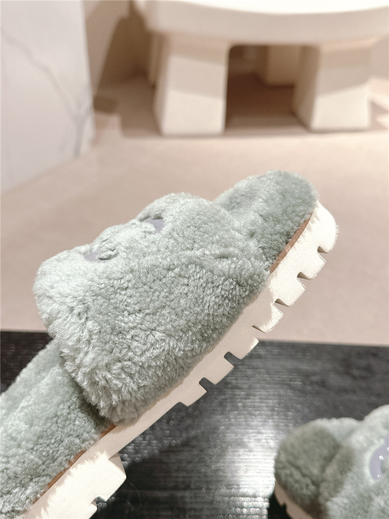 Ch**el green wool home slide slippers