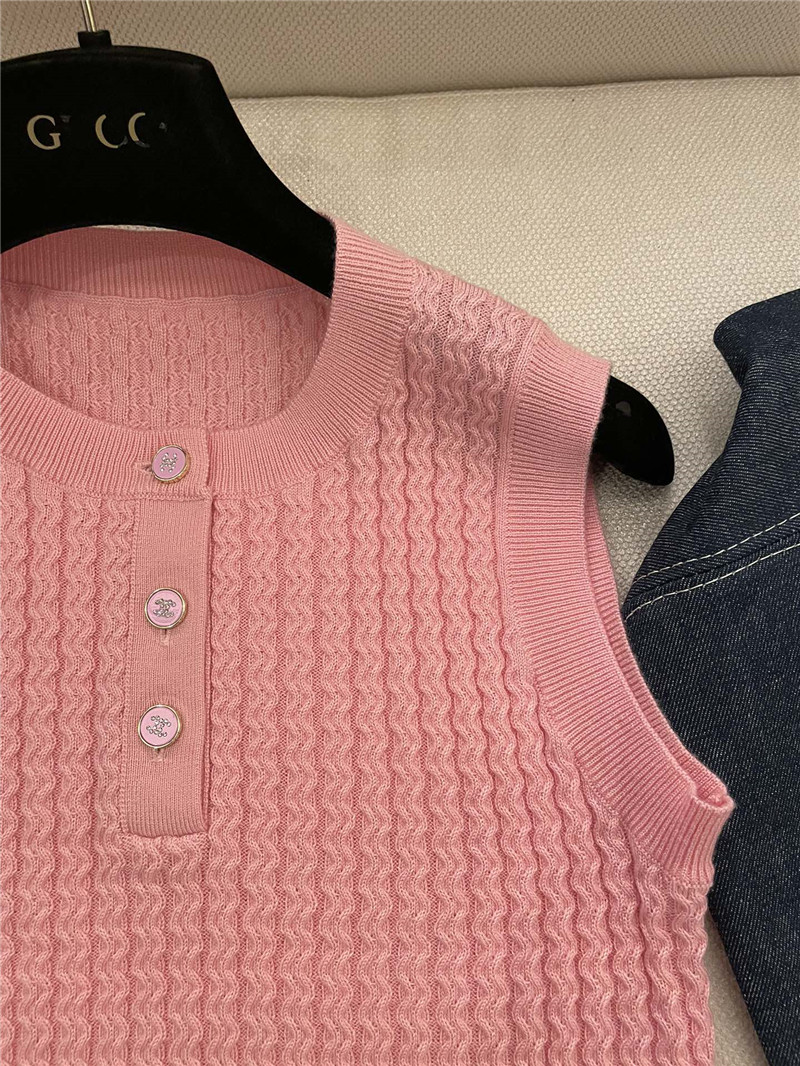 Ch**el buttons texture knitted vest pink