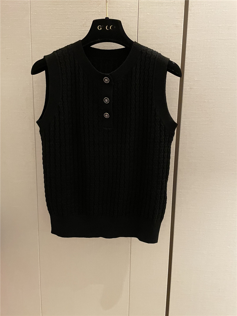 Ch**el buttons texture knitted vest black