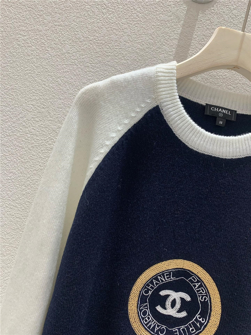 Ch**el embroidery raglan sleeves knitwear white/black