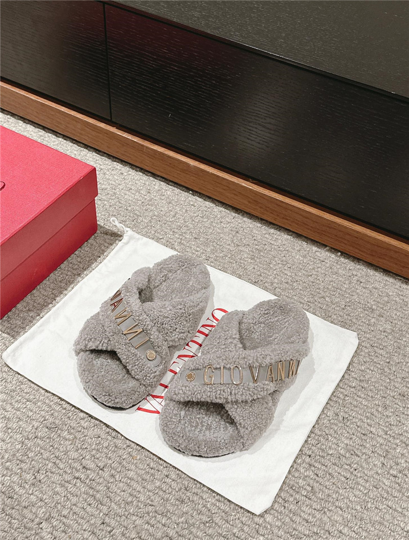 Va1e*ntin0 giovanni grey shearling slides