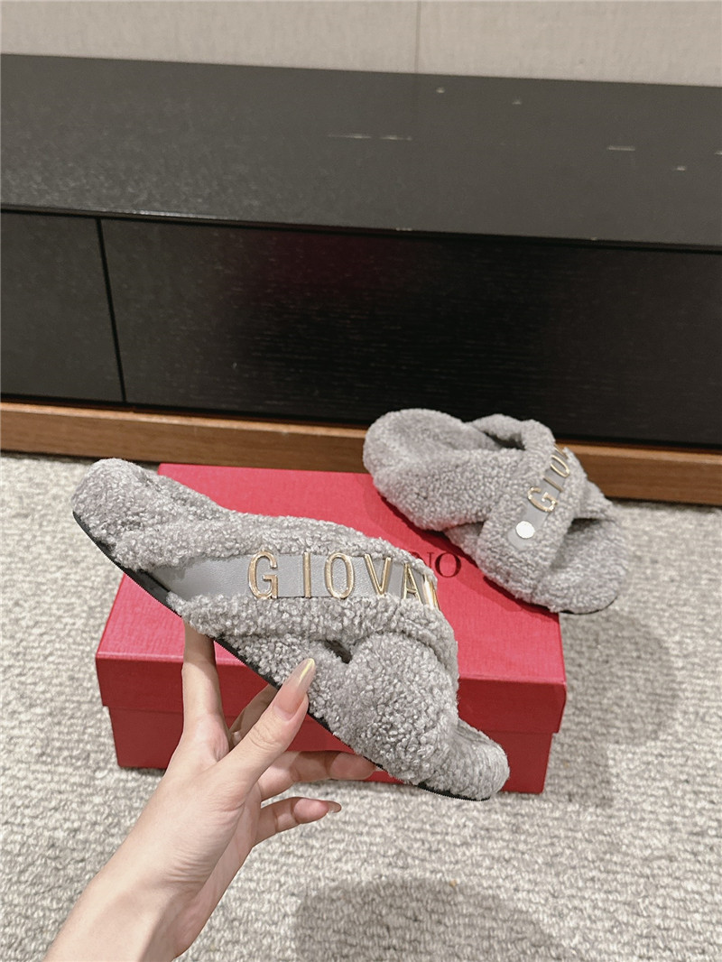 Va1e*ntin0 giovanni grey shearling slides