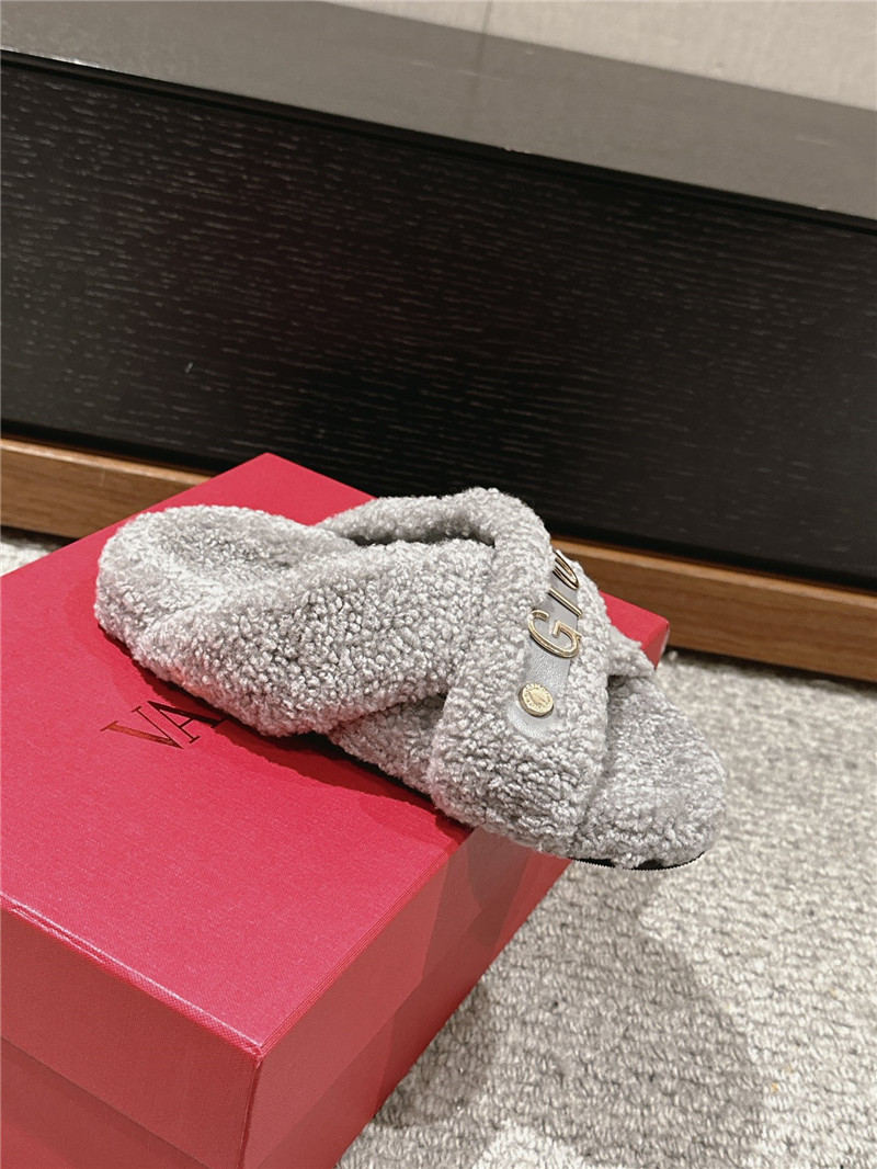 Va1e*ntin0 giovanni grey shearling slides