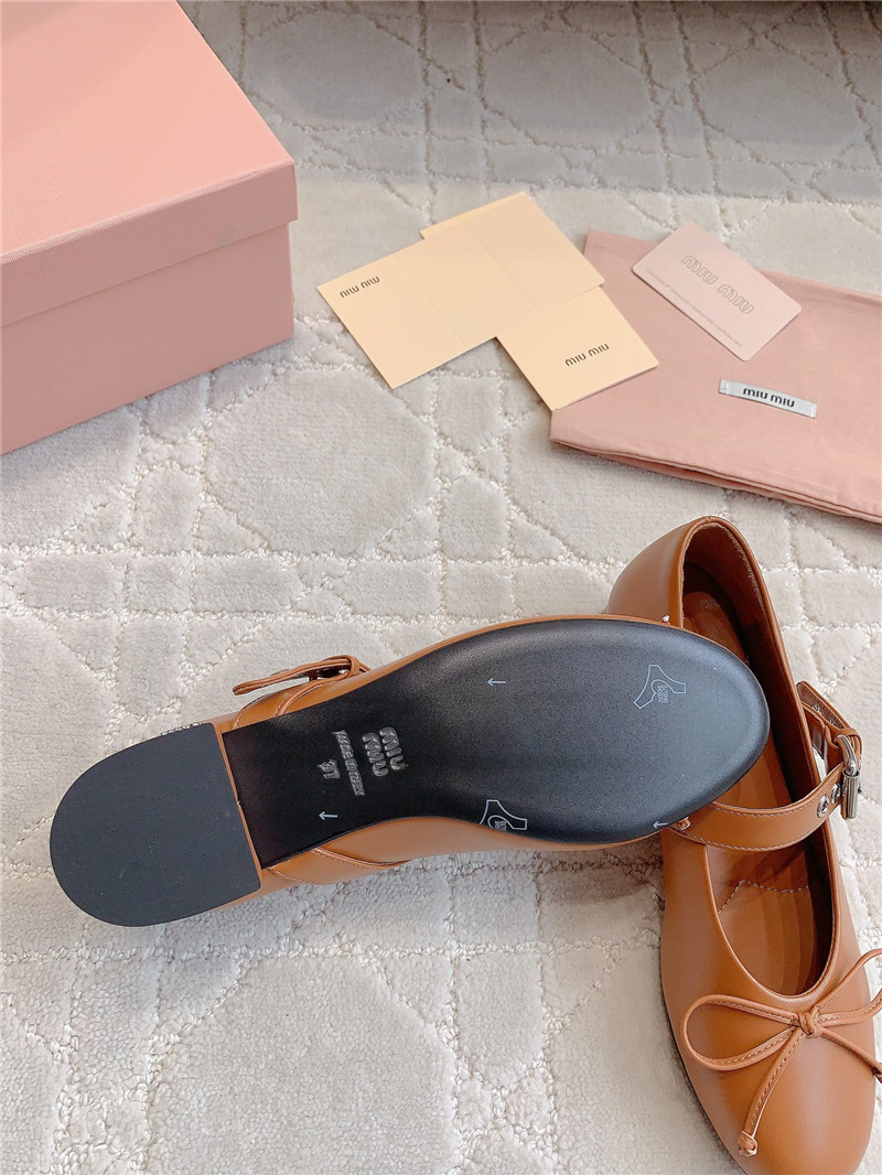 Miu Miu 25 Leather Mary Jane Pumps Brown