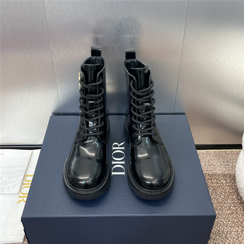 D10r logo patent leather lace-up boots