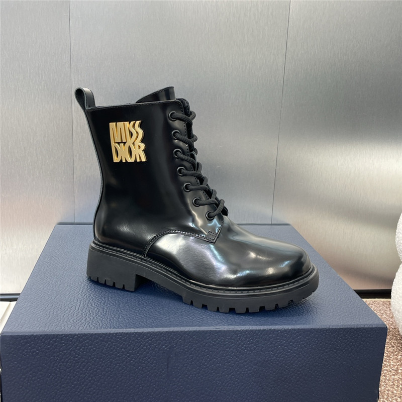 D10r logo patent leather lace-up boots