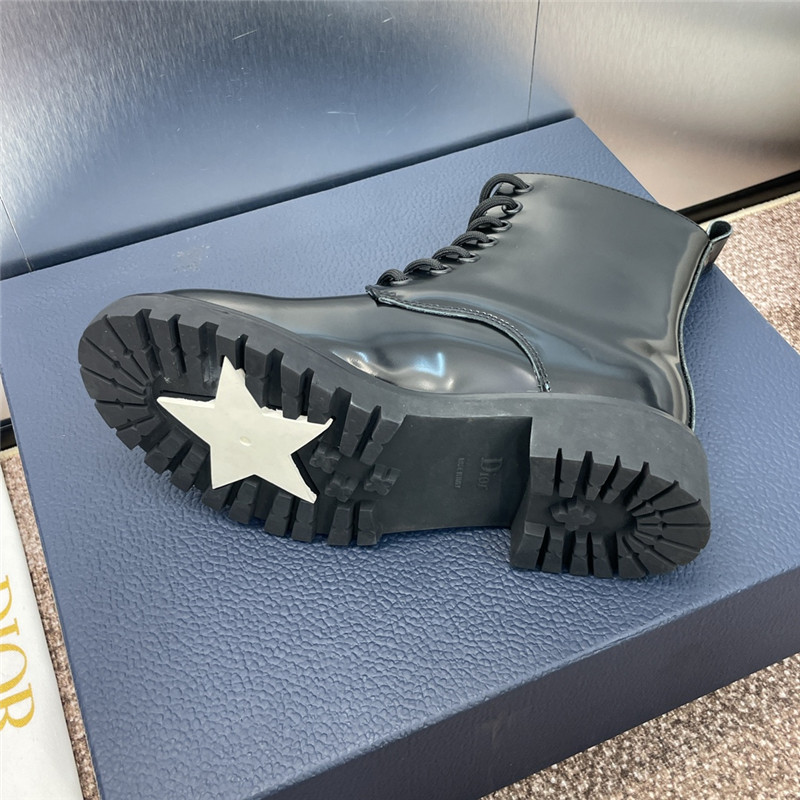 D10r logo patent leather lace-up boots