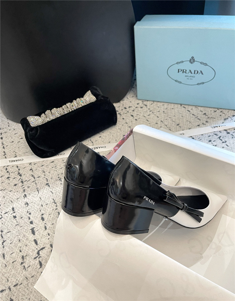 Pra*a bow black/white brushed leather pumps