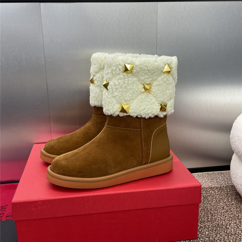 Va1e*ntin0 brown shearling studs suede ankle boots