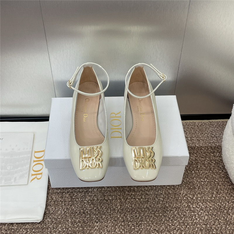 D10r miss D10r graffiti pumps ivory patent calfskin