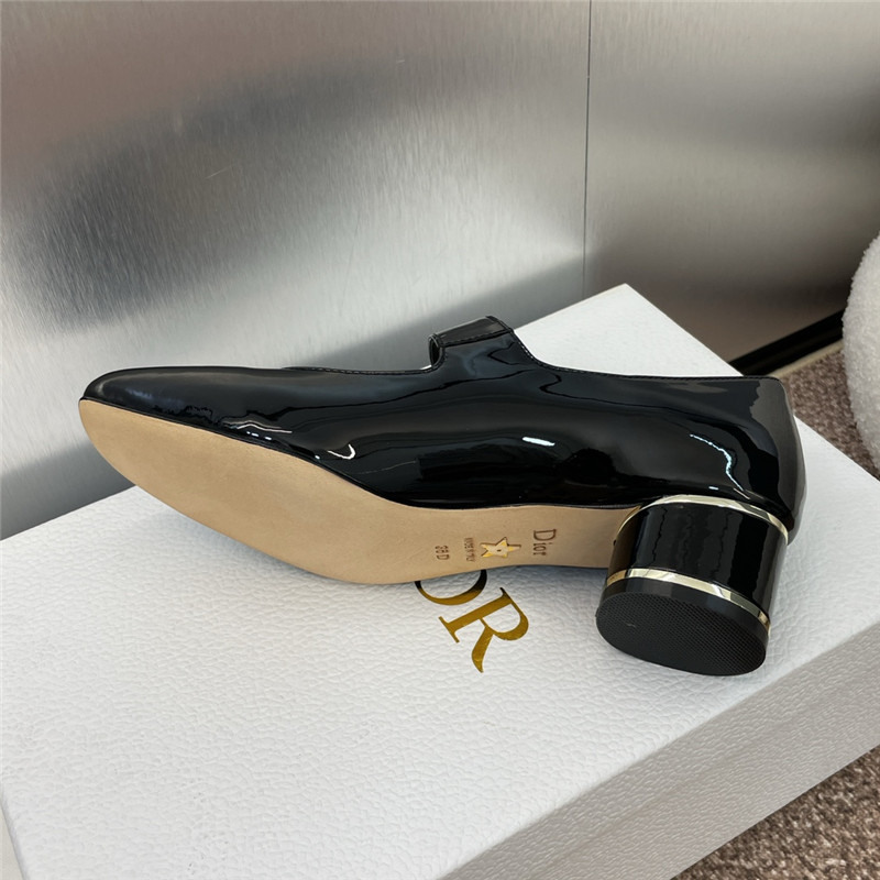 D10r miss D10r strap pumps black patent calfskin