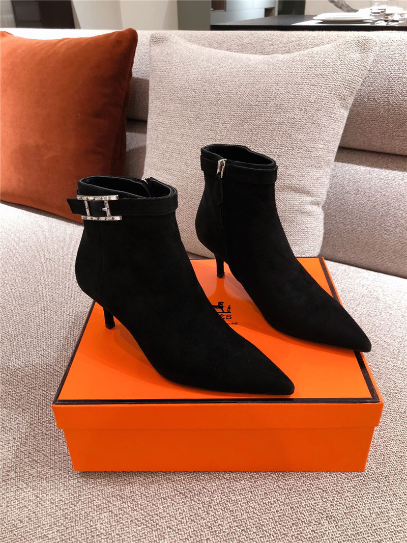 H**me5 suede blanche 60 ankle boot