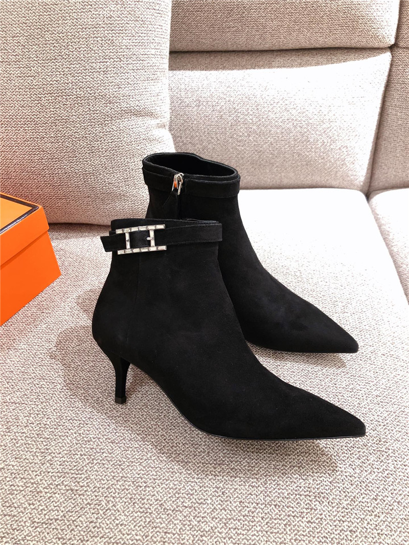 H**me5 suede blanche 60 ankle boot