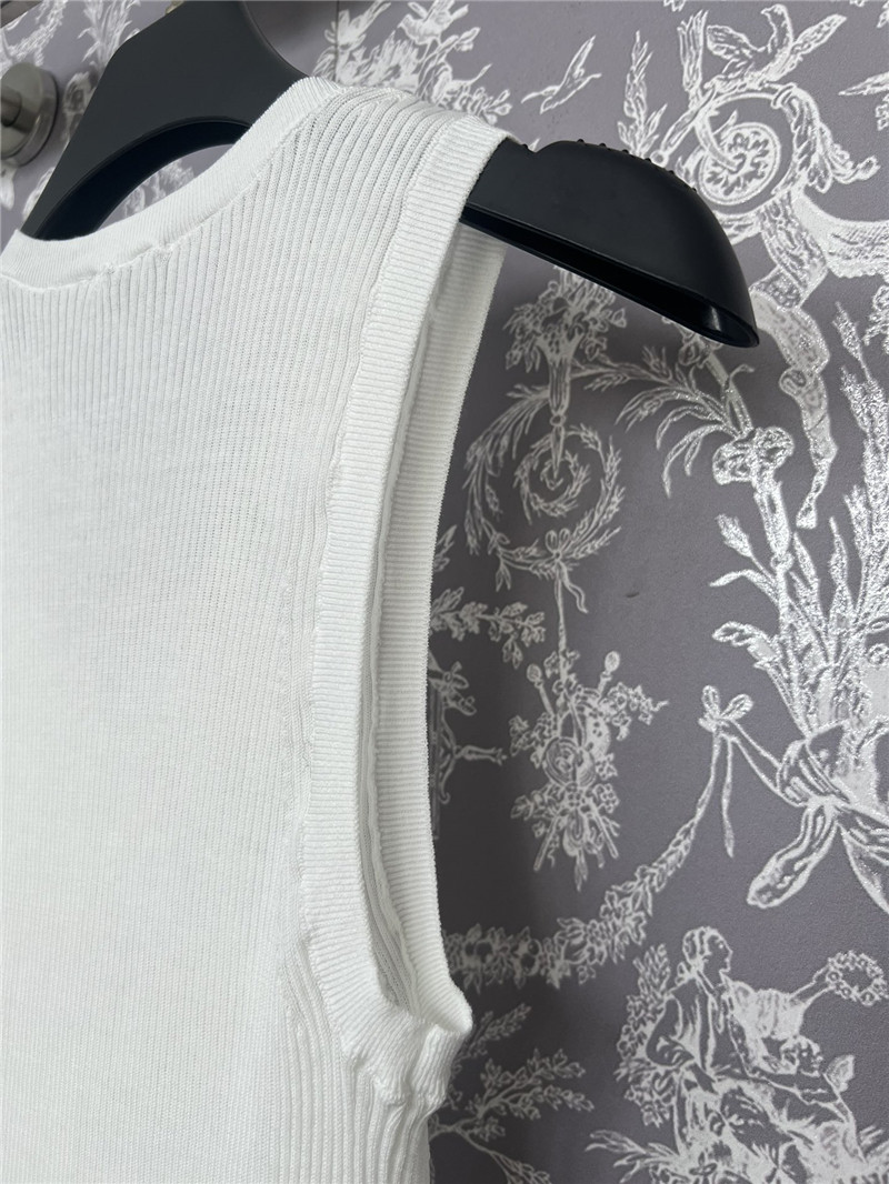 Ch**el jacquard crochet knitted vest in white
