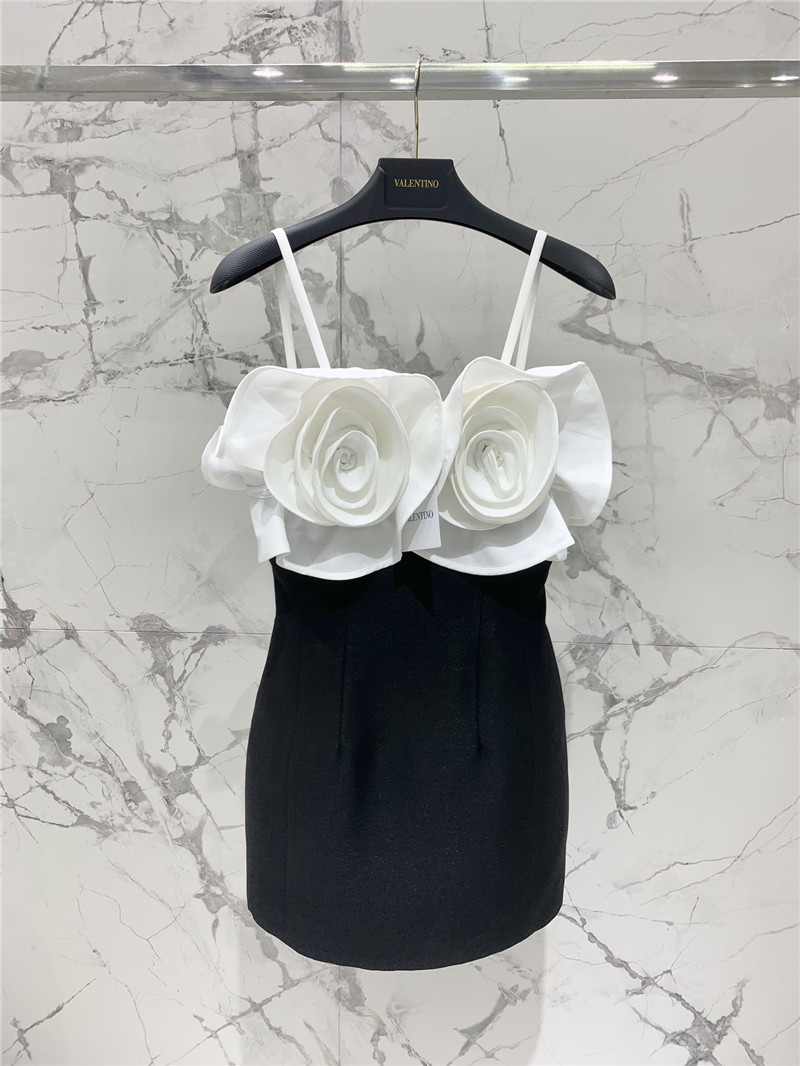 Va1e*ntin0 floral suspender skirt replica clothing sites