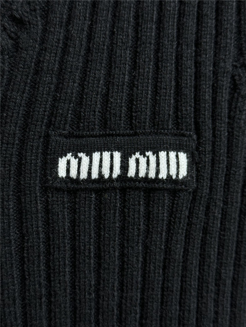 Miu Miu V-Neck Rib Wool Crop Sweater in Black