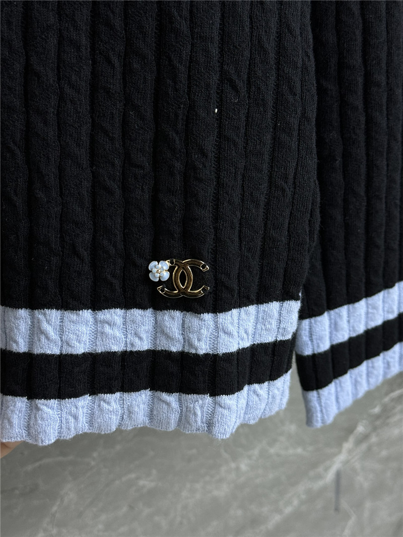Ch**el contrast cable-knit sweater black/blue