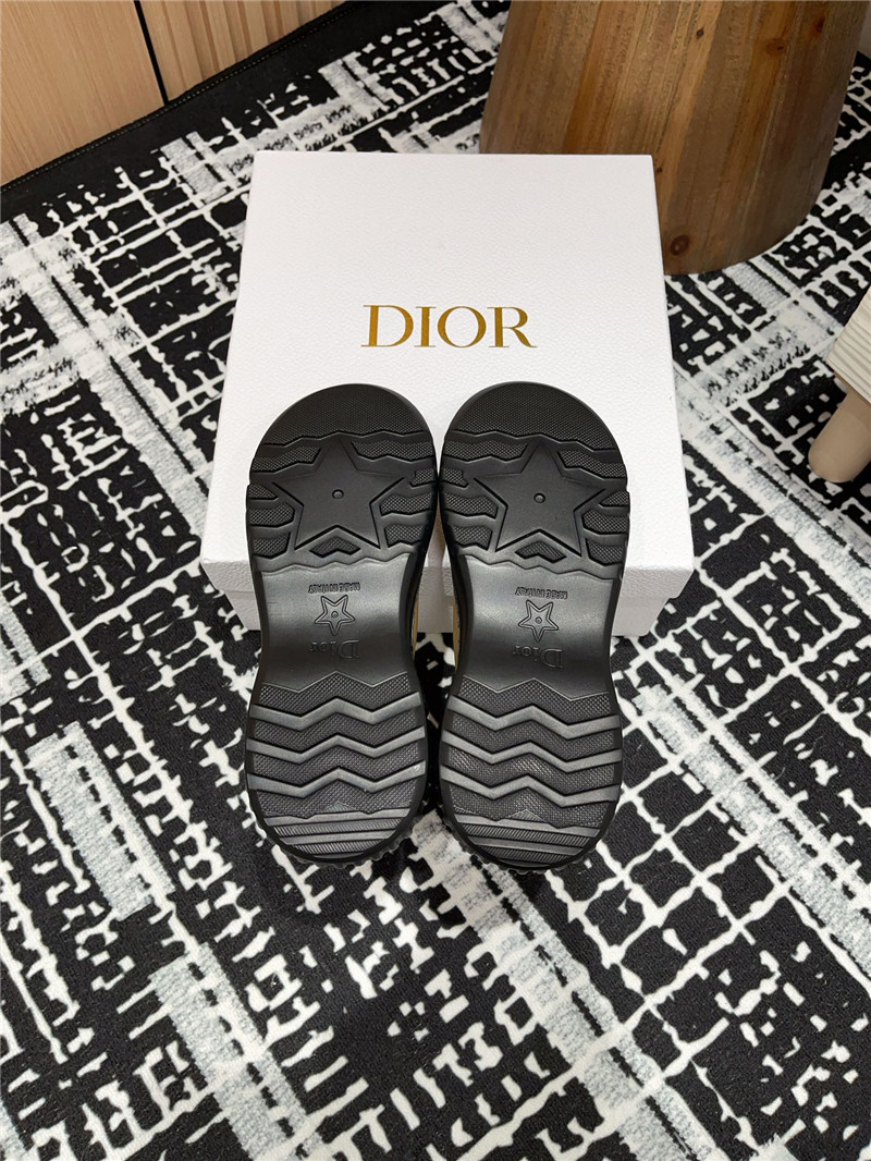 D10r brown stretch knit logo ankle boots