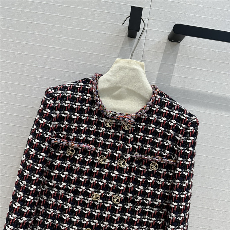 Ch**el short coat