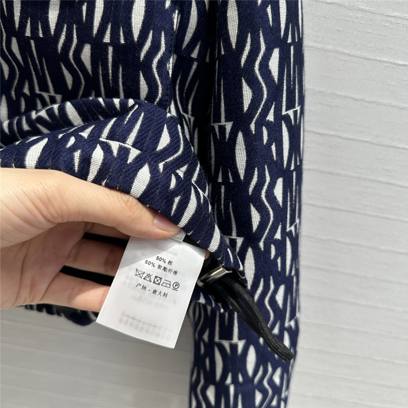 D10r short jacket
