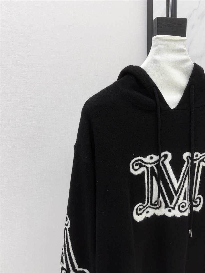 Vanitoo Logo-Intarsia Knit Hoodie in Black