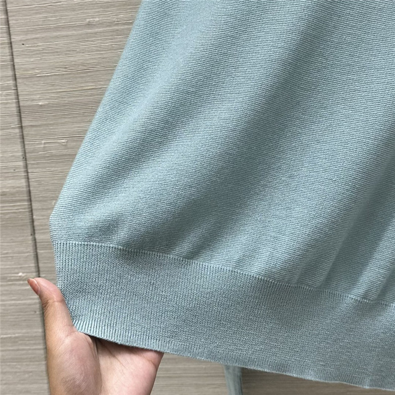 Y51 v-neck merino wool sweater cyan-blue