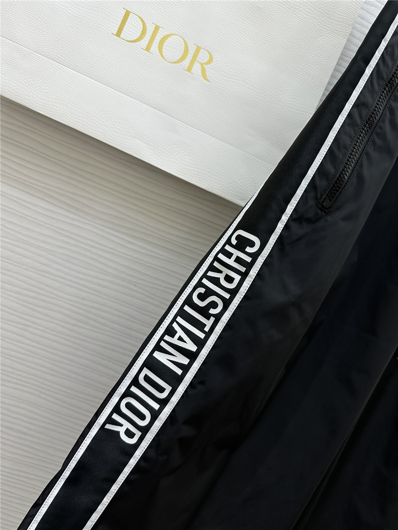 D10r casual trousers