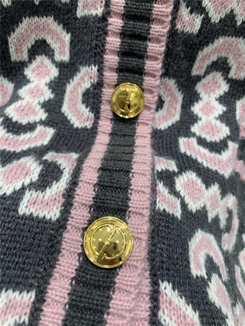 Gvc*1 oblique crewneck cardigan grey/pink
