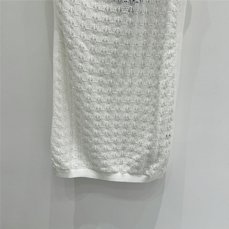 l0vis Vvtt0n lv off-shoulder knitted skirt