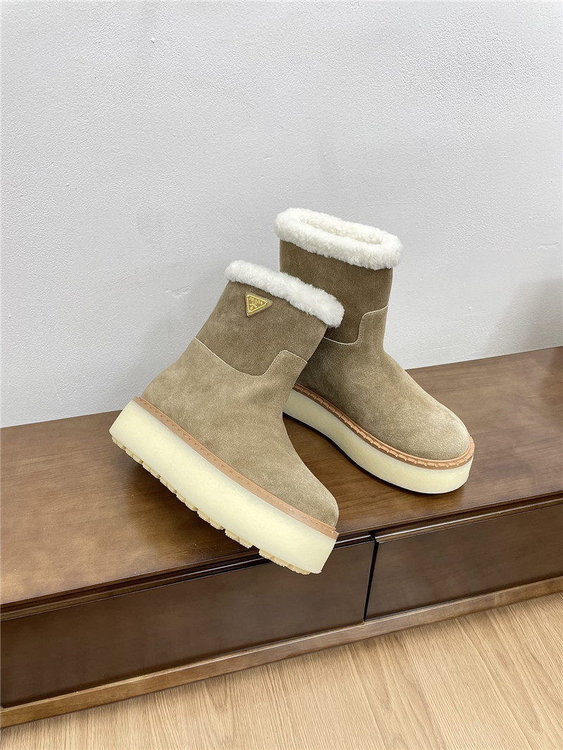 Pra*a triangle-logo platform brown suede snow boots