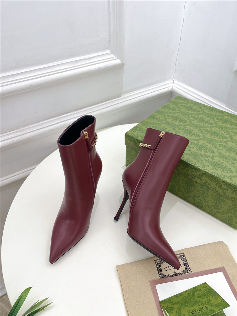 Gvc*1 women’s signoria ankle boots in burgundy