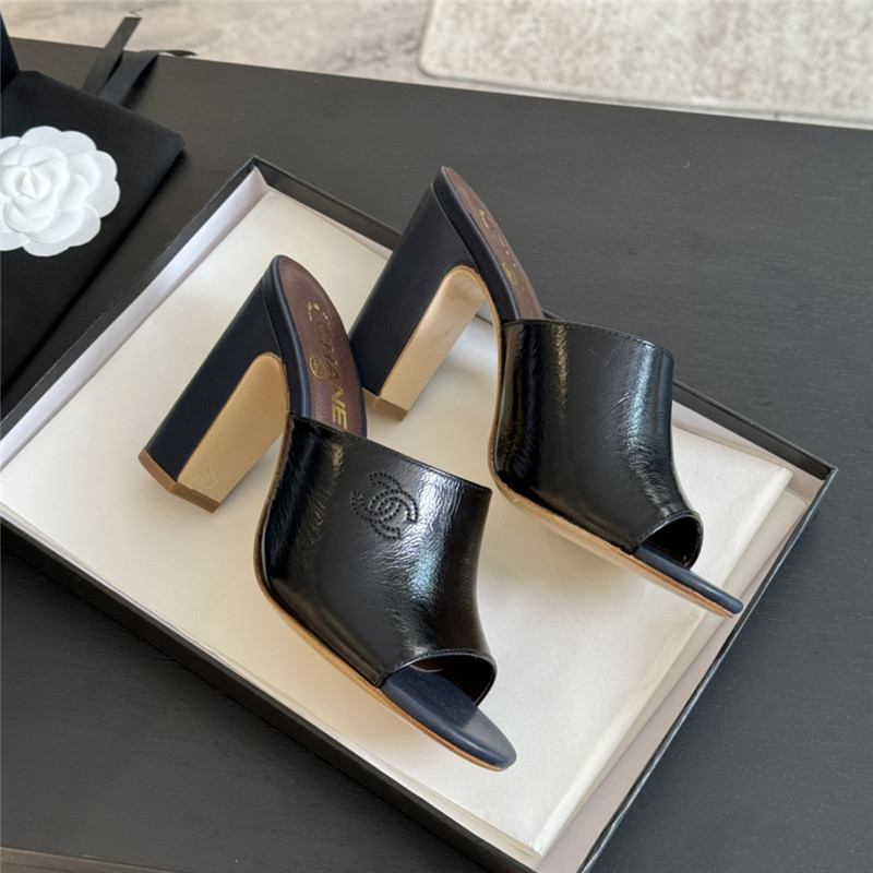 Ch**el black pattern chunky heel mule sandals