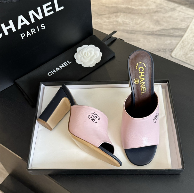 Ch**el pink pattern chunky heel mule sandals