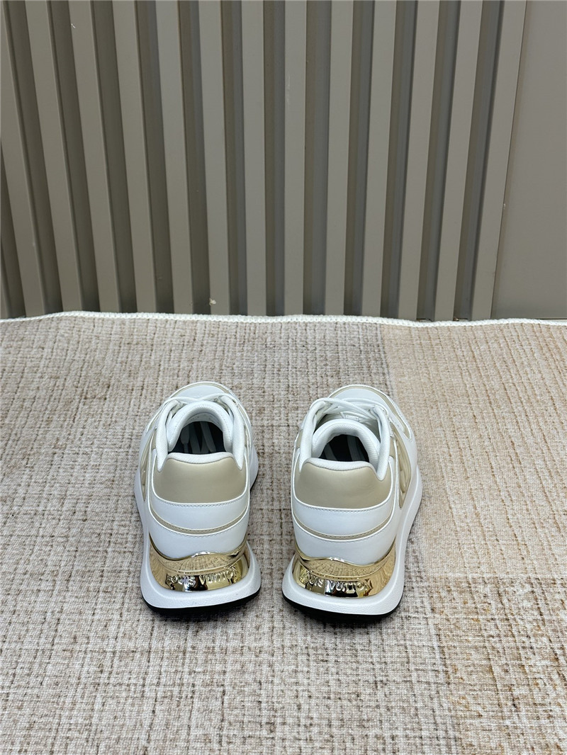l0vis Vvtt0n neo run away trainers beige white