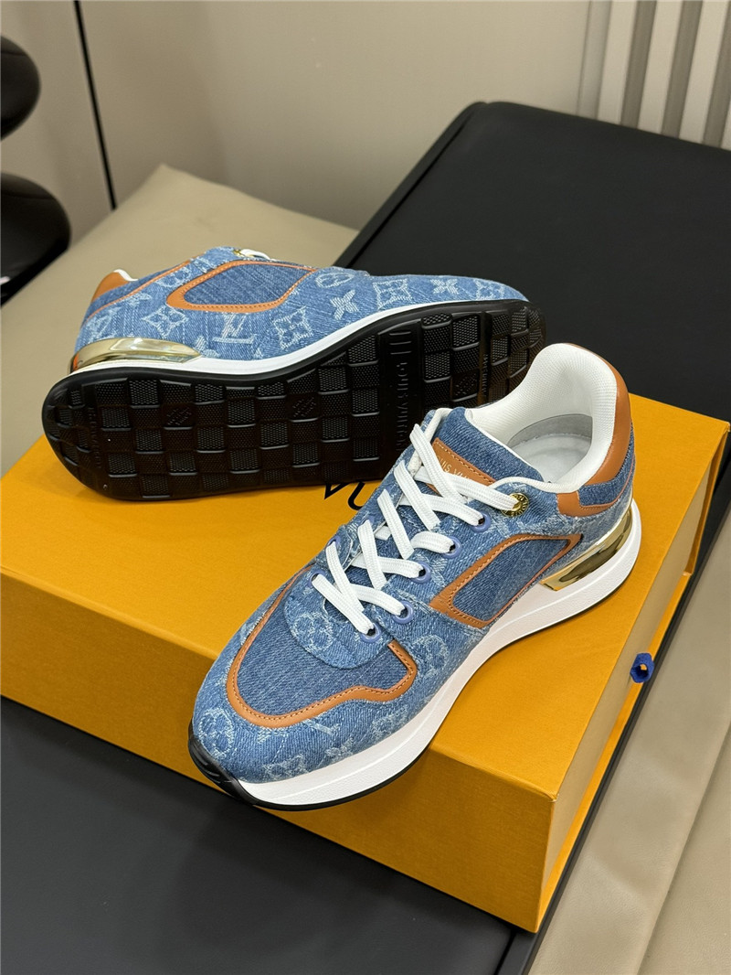 l0vis Vvtt0n lv neo run away trainers