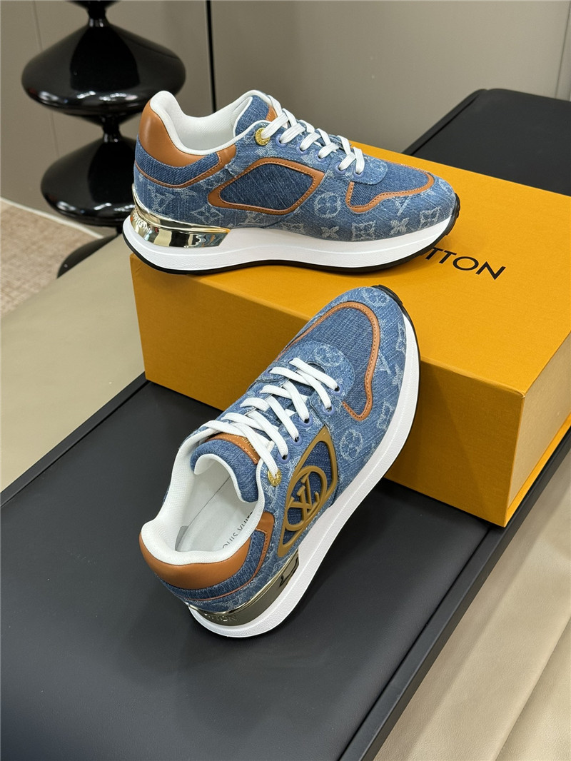 l0vis Vvtt0n lv neo run away trainers