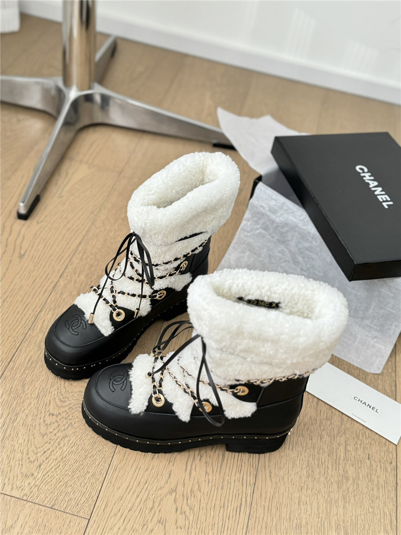 Ch**el white calfskin wool snow boots