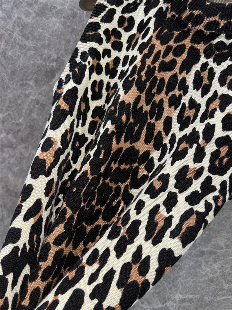Ce1i*e turtleneck leopard sweater vest