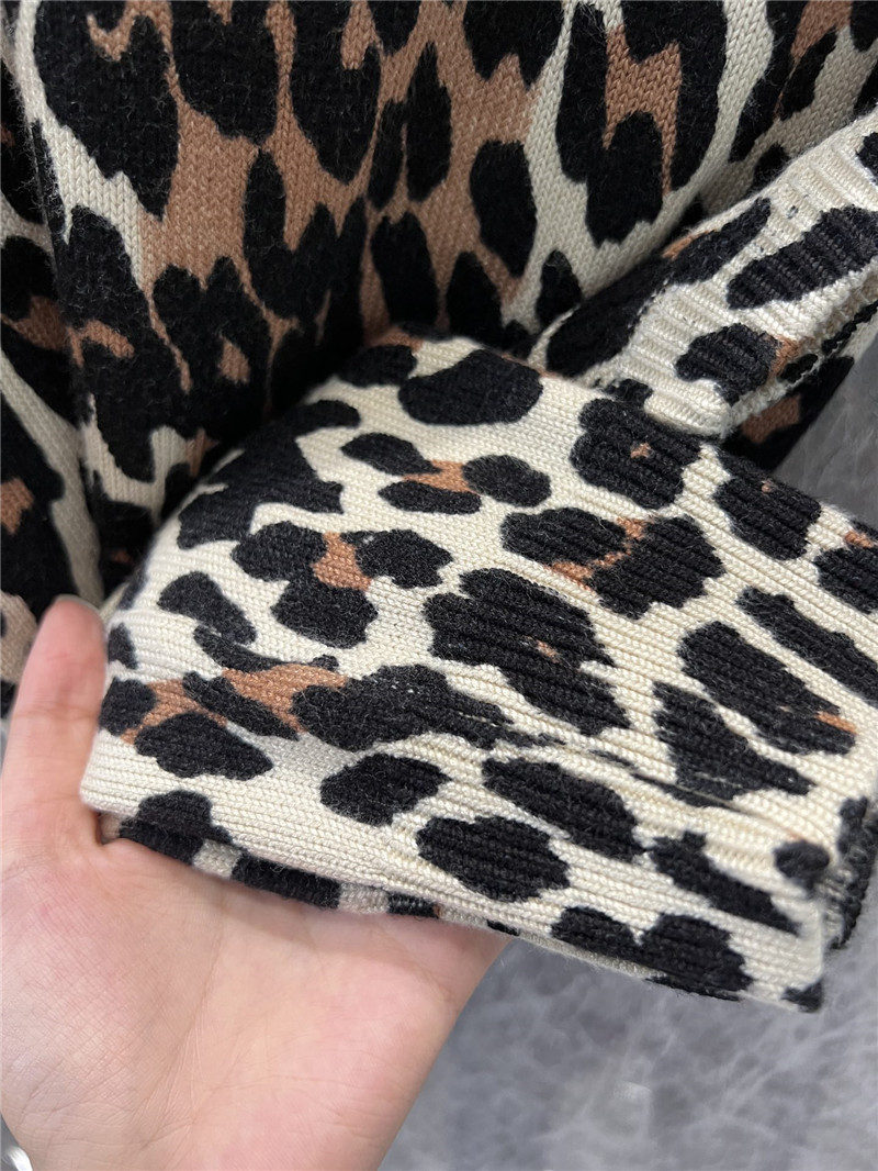 Ce1i*e turtleneck leopard sweater vest