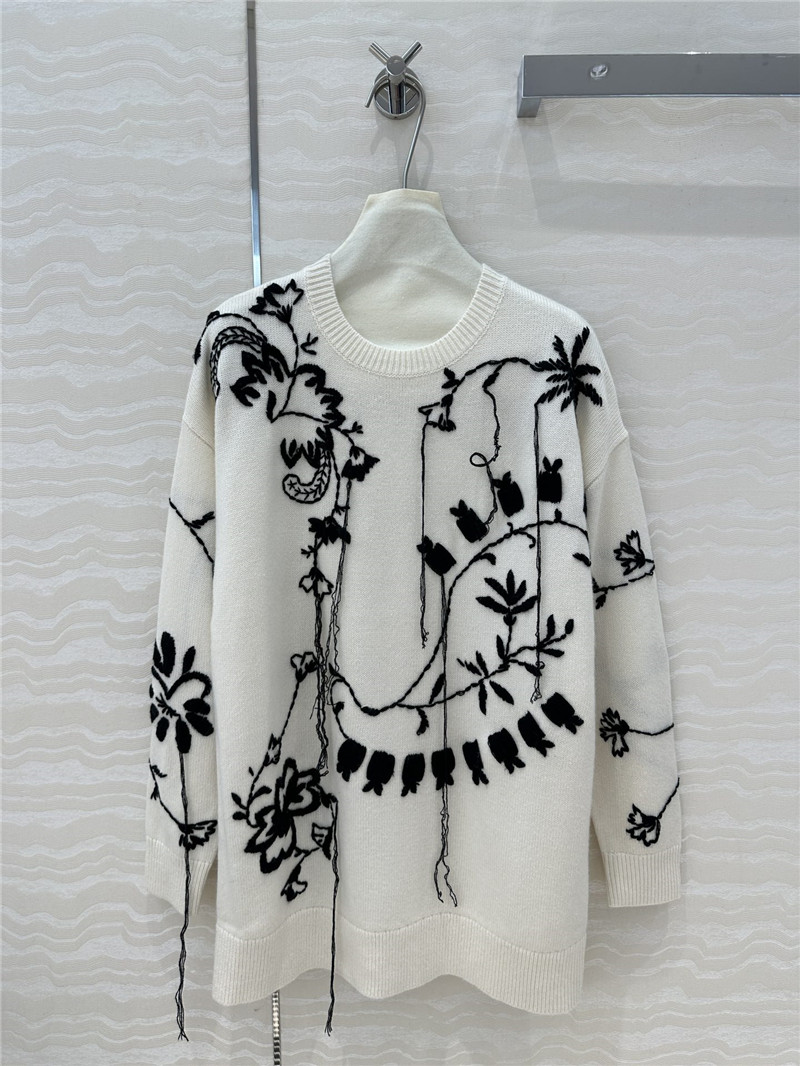 Vanitoo Embroidered Cashmere Dress White