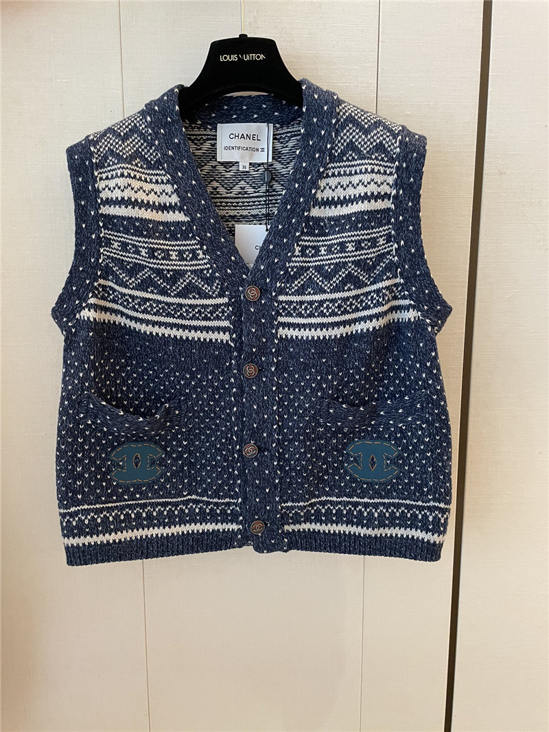 Ch**el vest