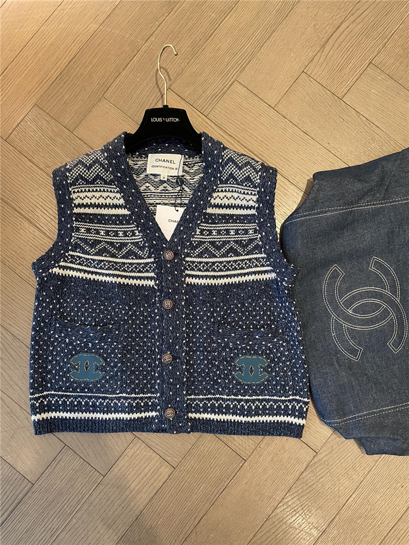 Ch**el vest
