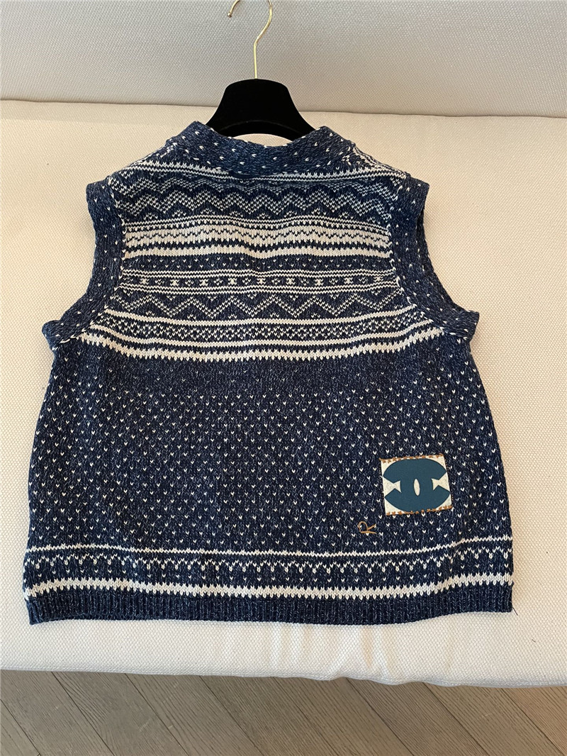 Ch**el vest
