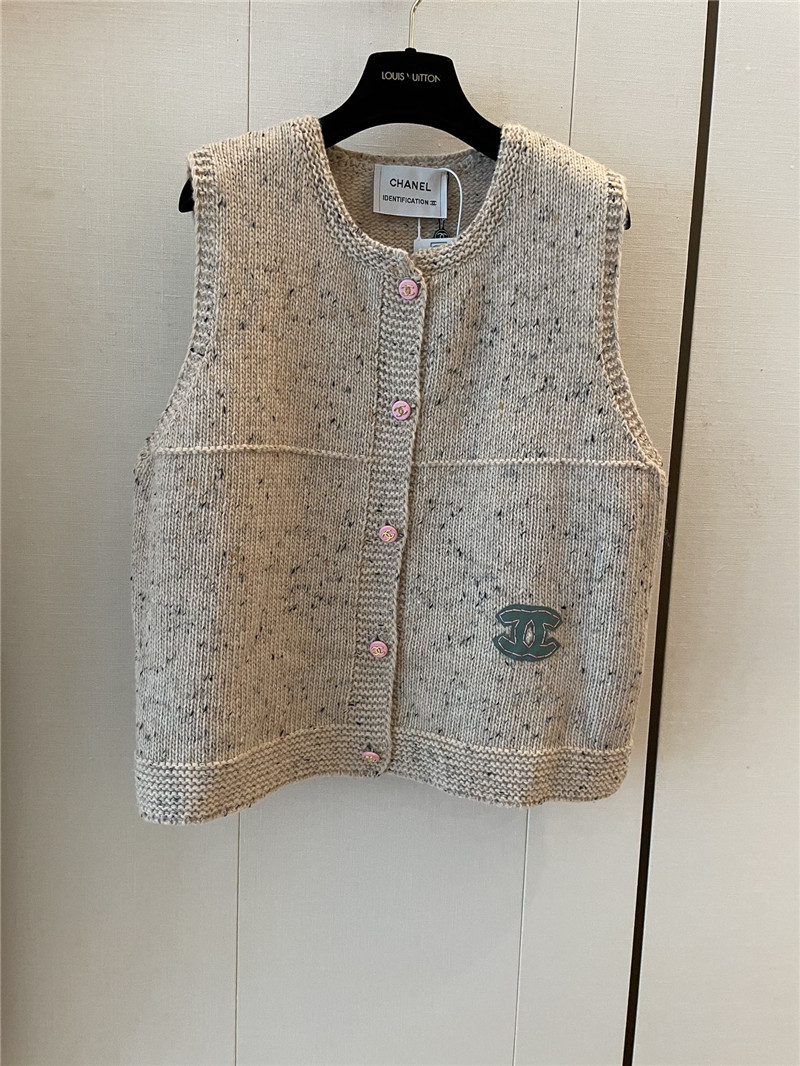 Ch**el vest